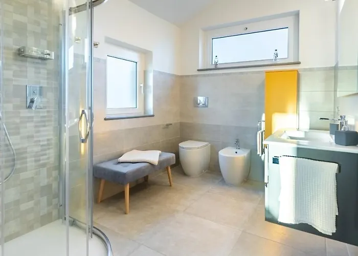 Tramonto Albese 4, Emma Vila Montelupo Albese