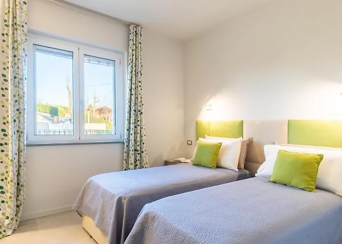 Tramonto Albese 4, Emma Villa *